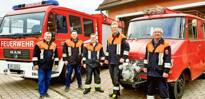 Das Treffen der (Fahrzeug-)Generationen bei der Freiwilligen Feuerwehr Pavelsbach Foto: Peter Romir
