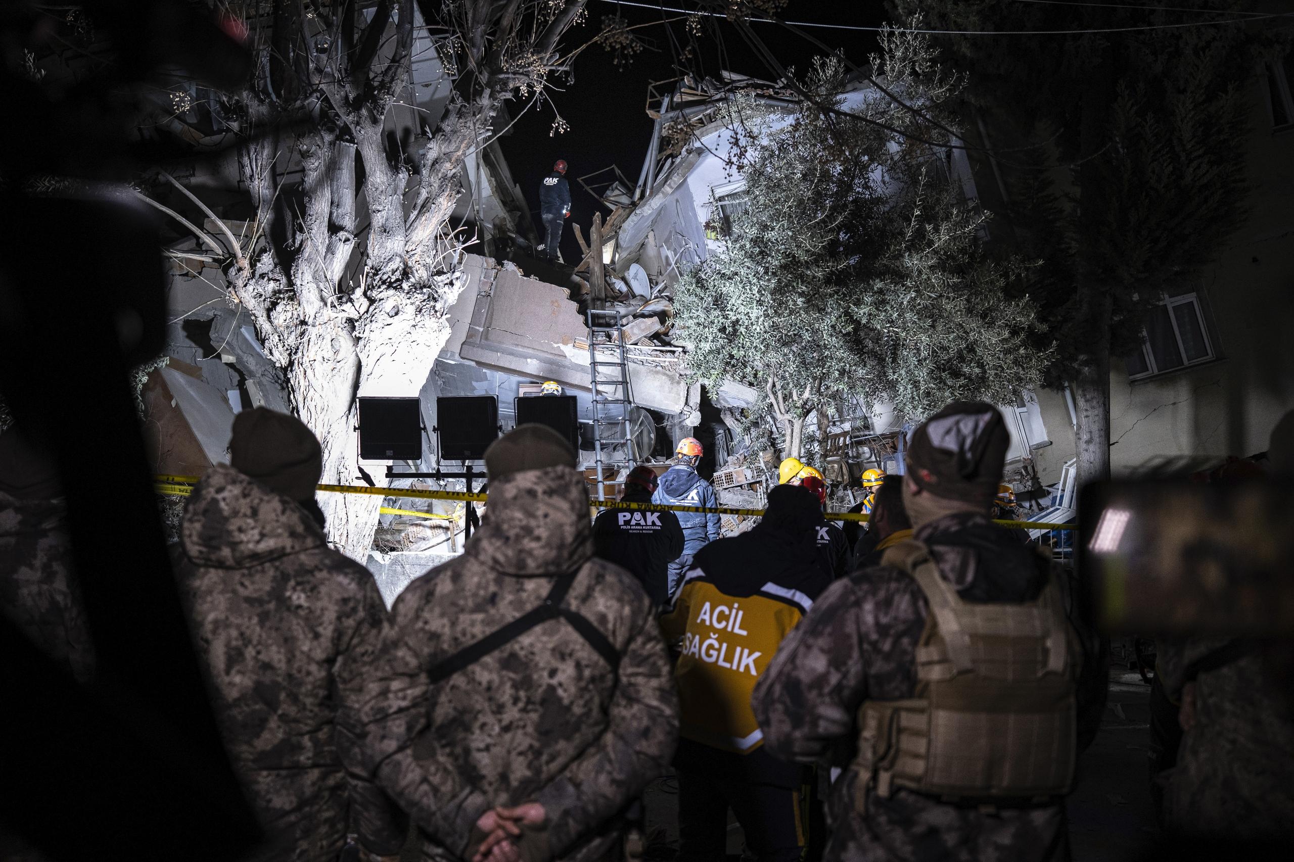 Tote Und Verletzte Nach Neuem Erdbeben In Türkei Und Syrien ...