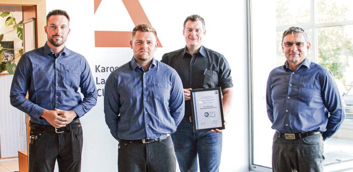 Tobias Gebert, Julian Ehrenreich, Michael Schlor (Serviceleiter) und Max Schmidt sind Ihre kompetenten Berater bei jedem Unfallschaden. Foto: Fischer Automobile